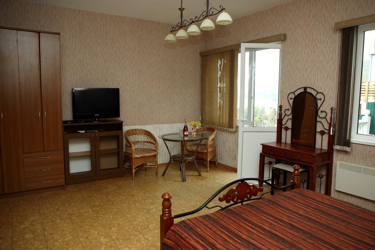 Mamzyshkha Guest House กากรา ภายนอก รูปภาพ